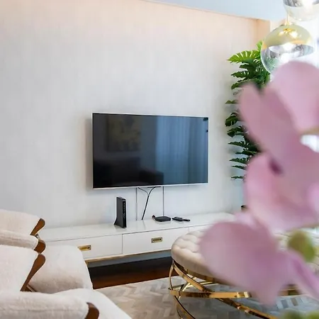 Lux Center Apart-free Park Eu Funchal (Madeira)