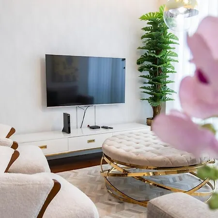 Lux Center Apart-free Park Eu 아파트