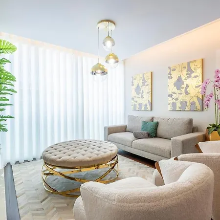 Lux Center Apart-free Park Eu 아파트 *