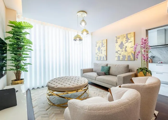 Lux Center Apart-free Park Eu 아파트 *